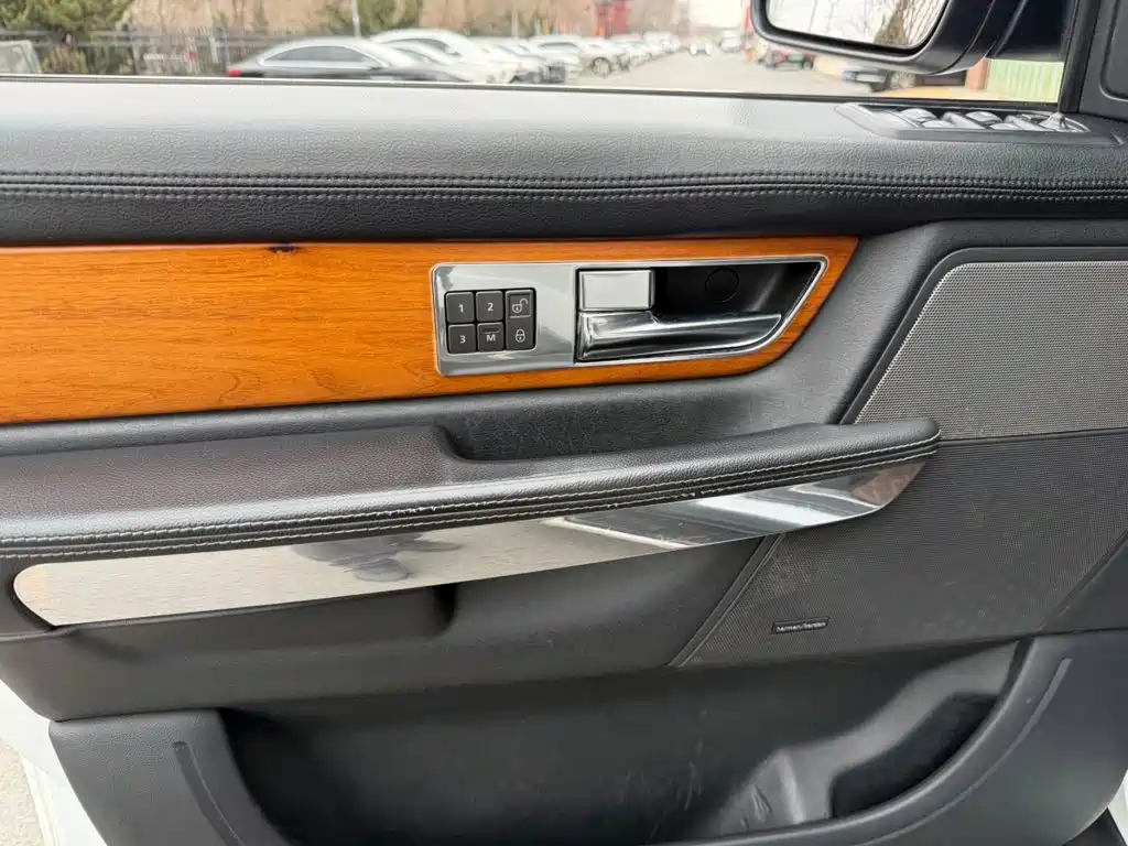 Land Rover Sport — миниатюра 9