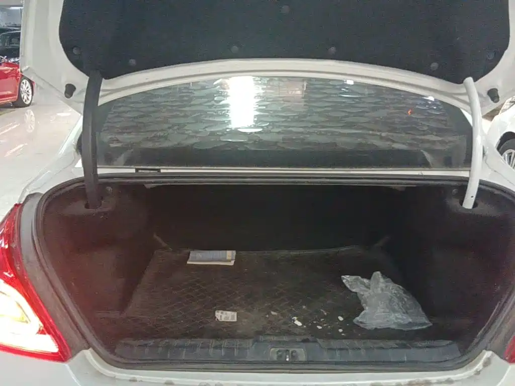 Peugeot 308 — миниатюра 19
