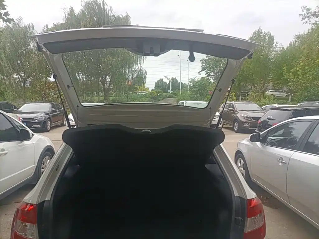 Skoda Rapid Spaceback — миниатюра 19