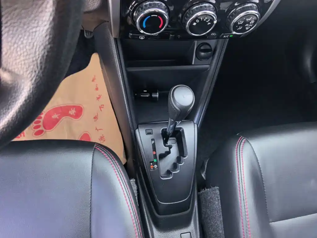 Toyota Yaris L — миниатюра 14