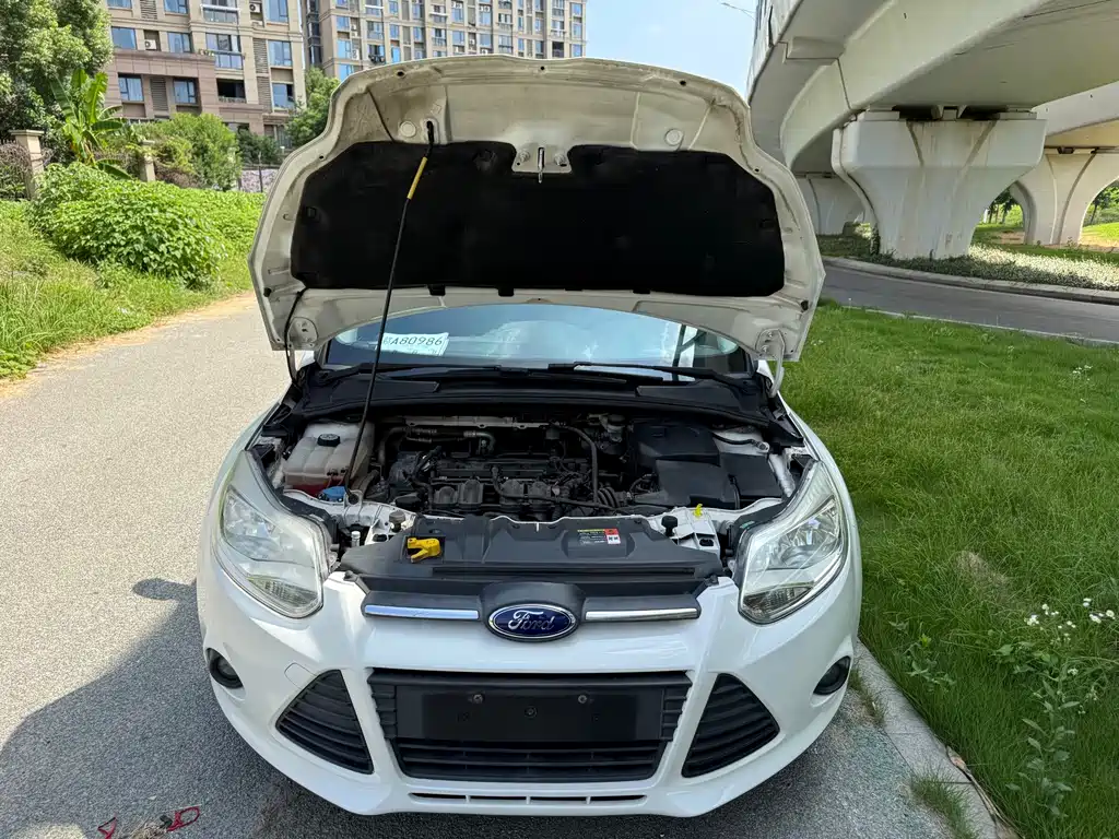 Ford Focus Hatchback 1.6L Auto Comfort Type, фото 20