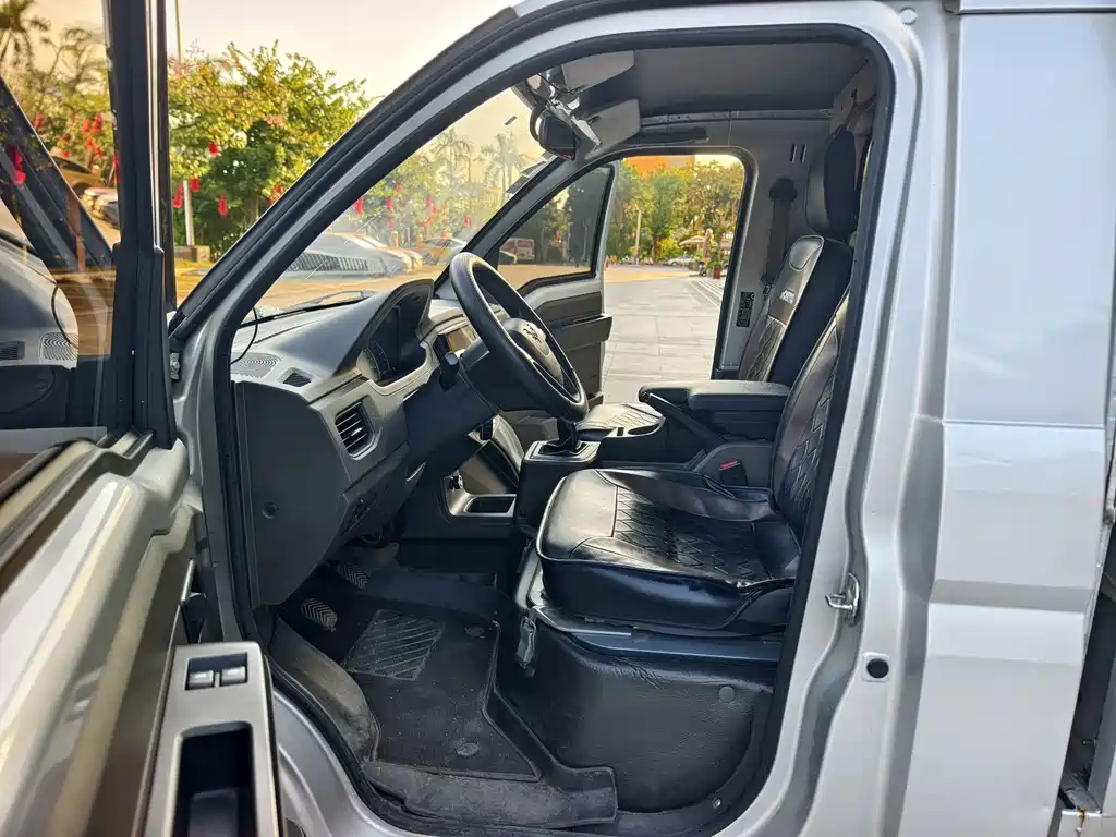 Wuling Rongguang New Truck — миниатюра 10