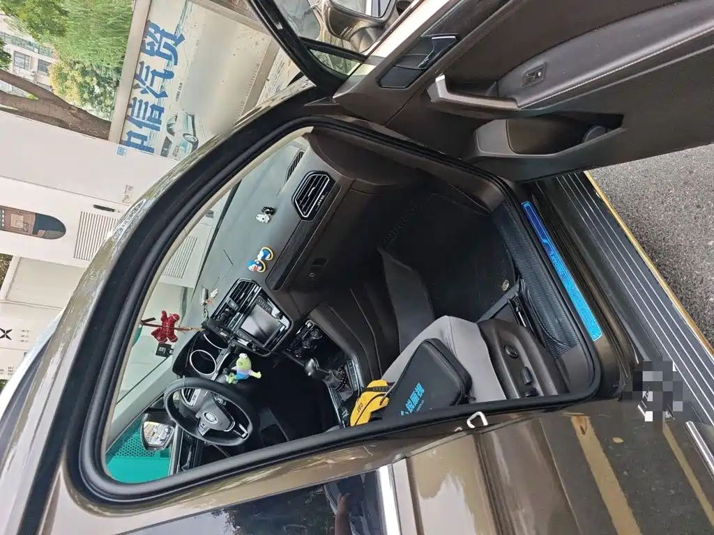 Volkswagen Tiguan L — миниатюра 19