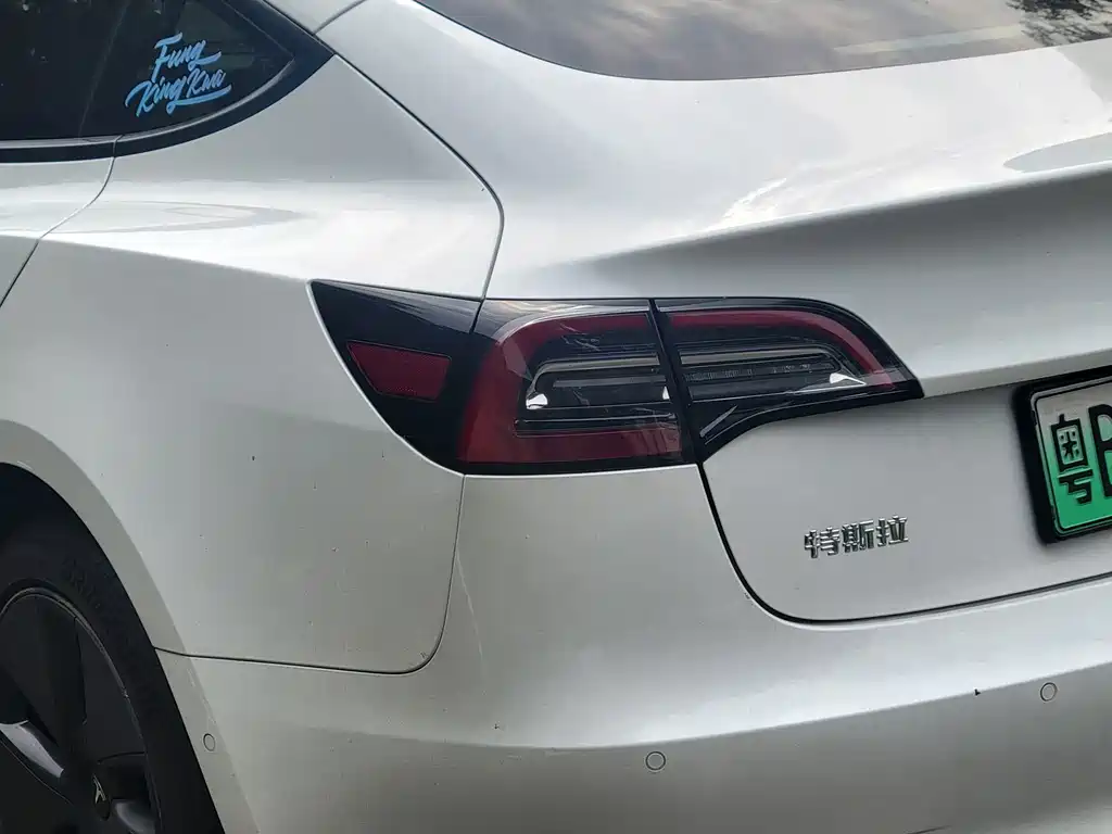 Tesla Model 3 — миниатюра 9