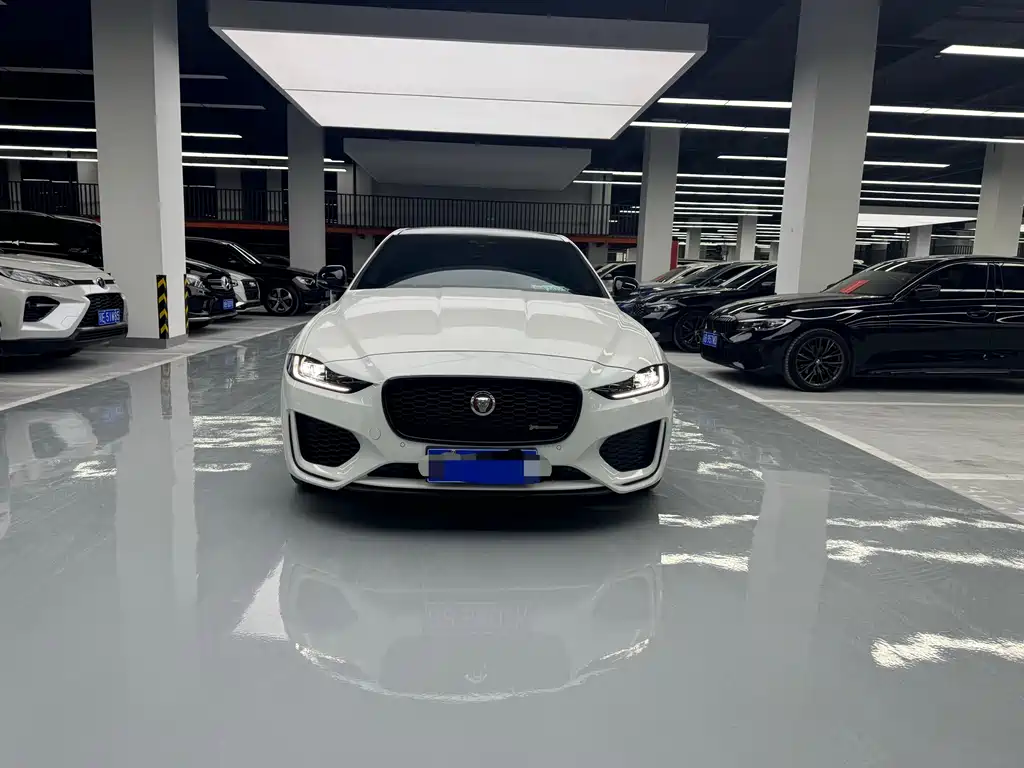 Jaguar XEL 2021 2.0T 200PS R-DYNAMIC Sport