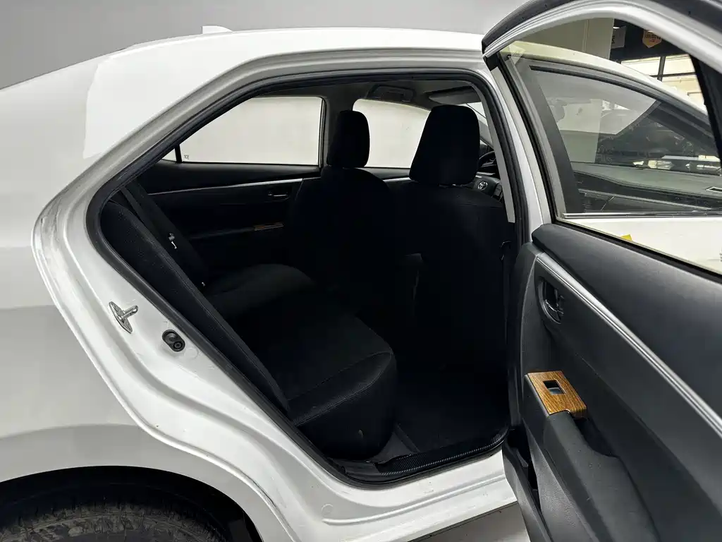 Toyota Corolla — миниатюра 12