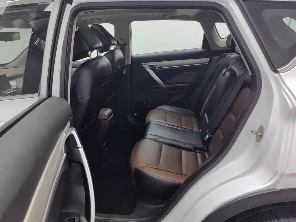 Geely Binyue — миниатюра 15