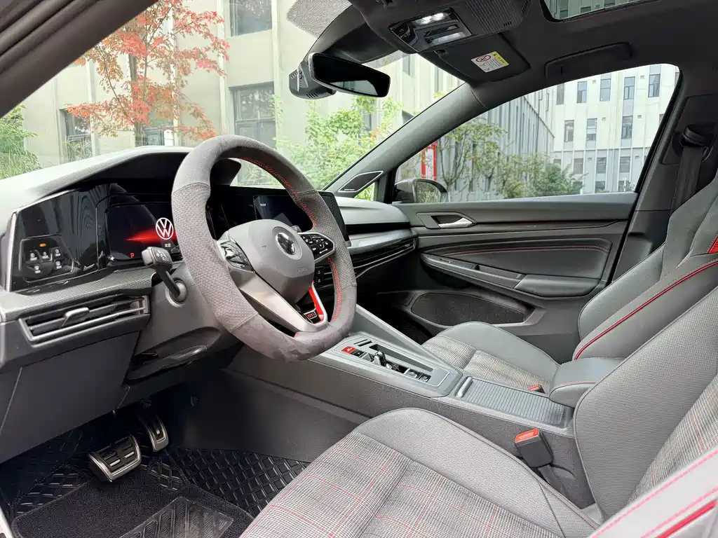 Volkswagen Golf GTI — миниатюра 4