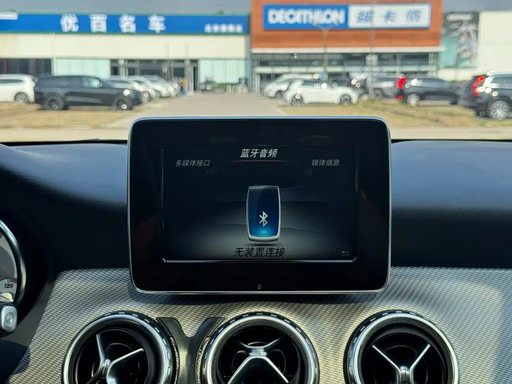 Mercedes-Benz GLA — миниатюра 31
