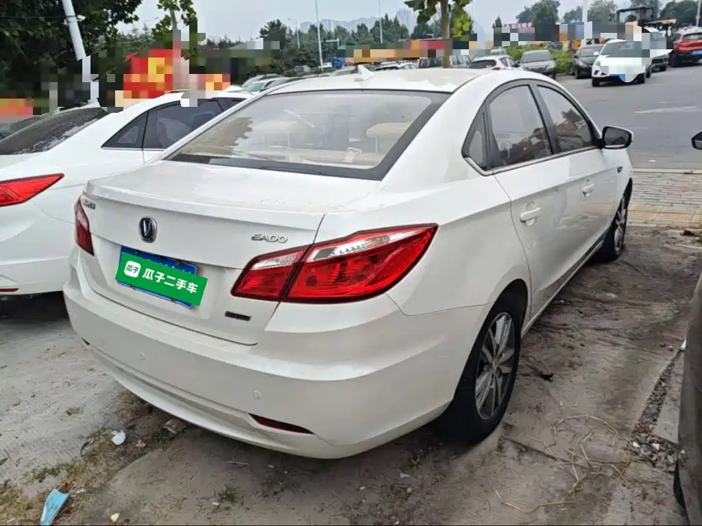Changan Eado — миниатюра 7