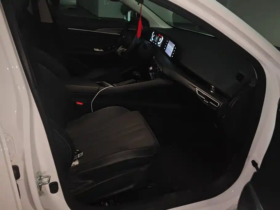 Changan Eado — миниатюра 8