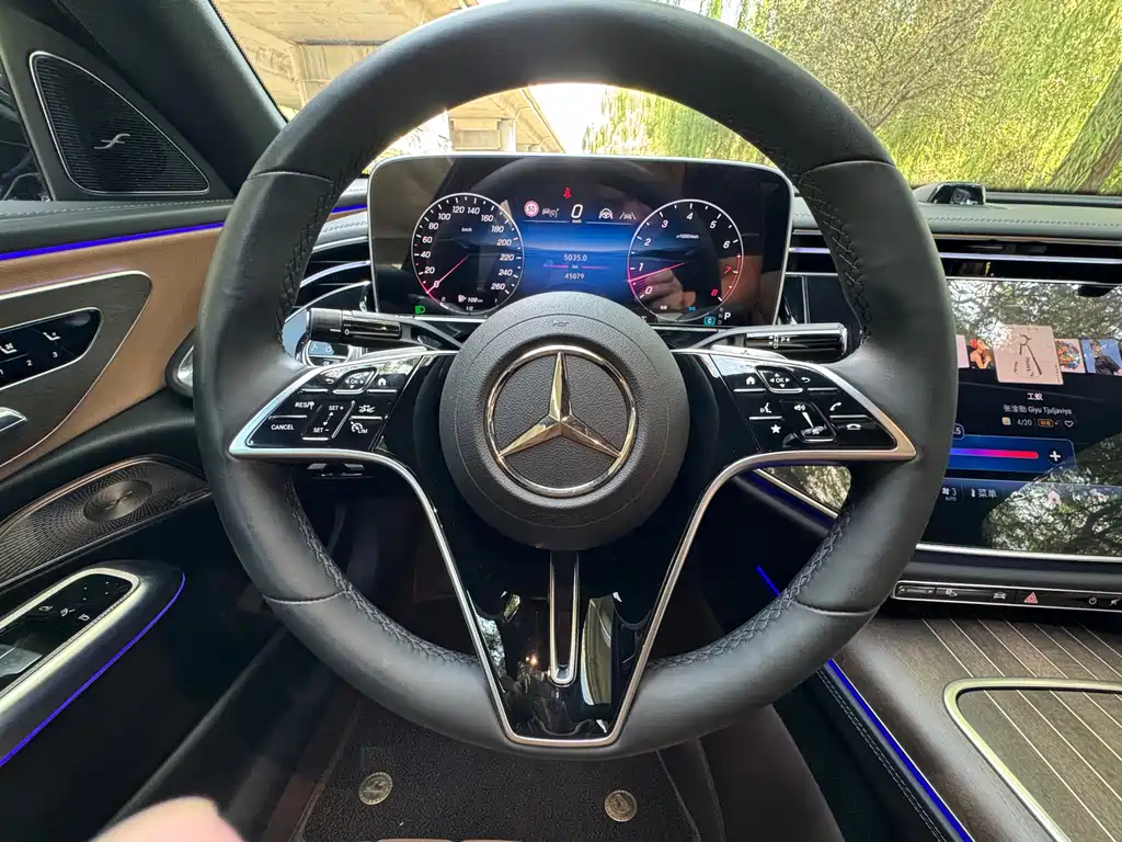 Mercedes-Benz E-Class — миниатюра 17