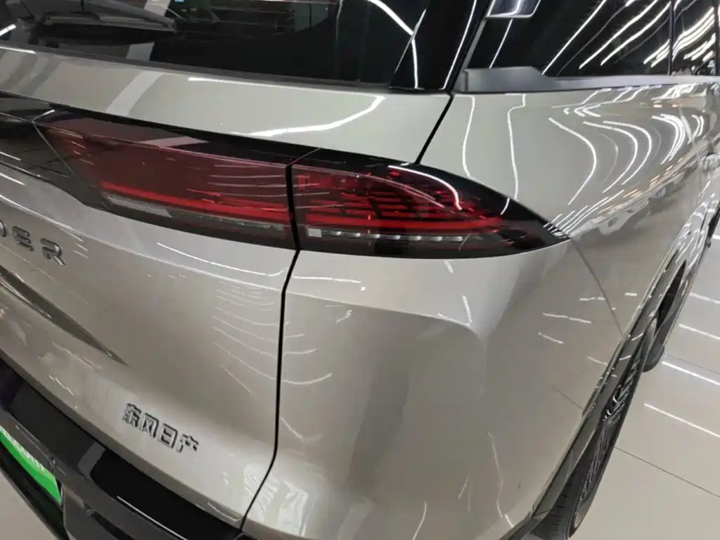 Nissan Teramont — миниатюра 8
