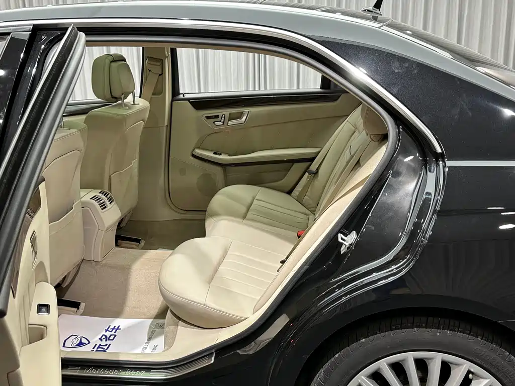 Mercedes-Benz E-Class — миниатюра 16