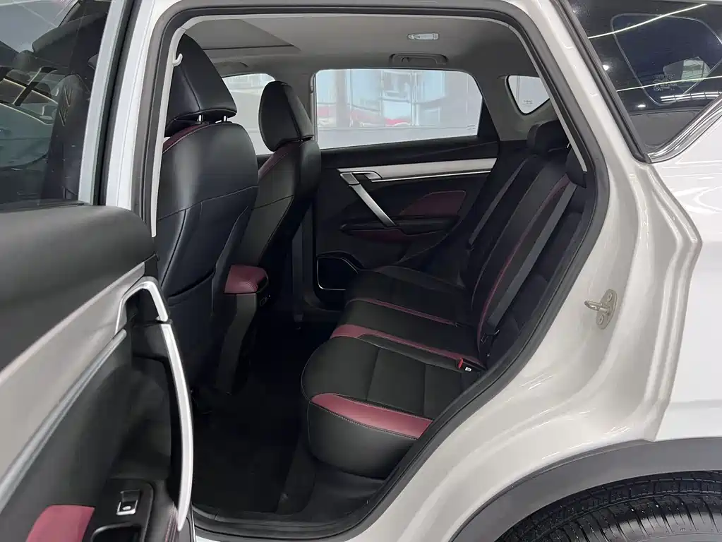 Geely Binyue — миниатюра 12