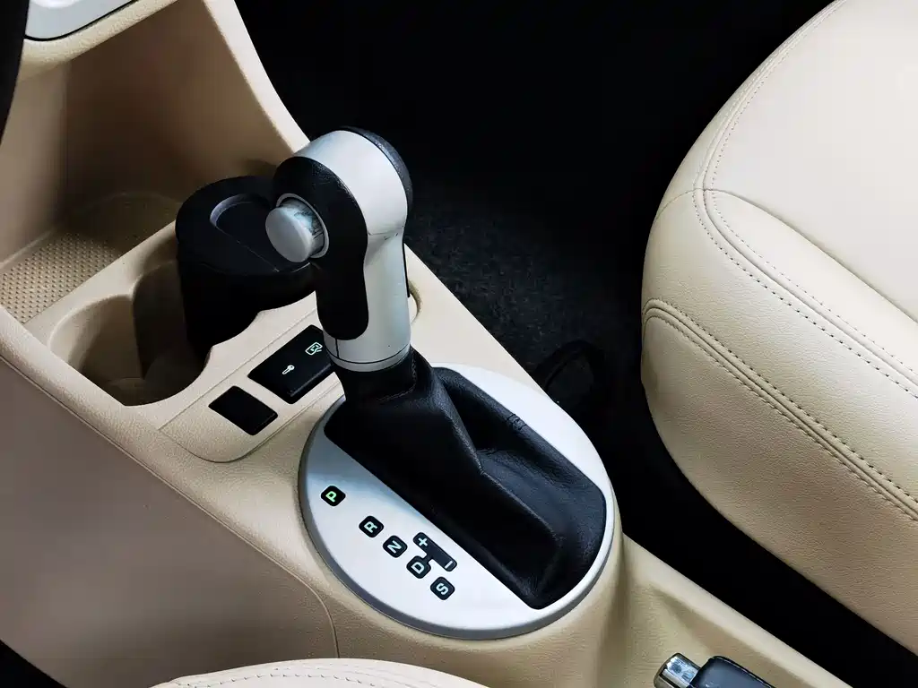 Skoda Fabia 1.6L Auto Crystal Spirit Edition, фото 13