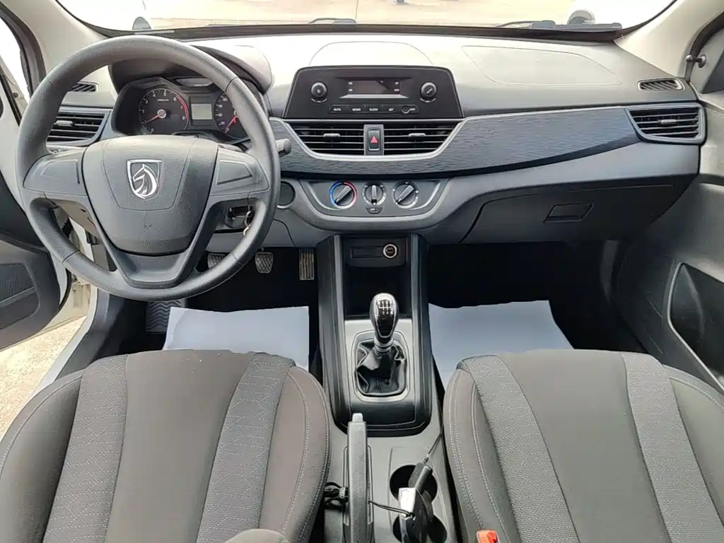 Baojun 310W — миниатюра 10
