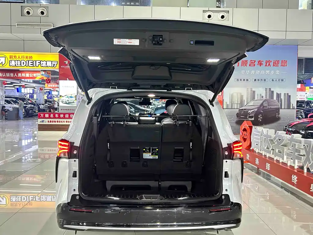 Toyota Sienna — миниатюра 22