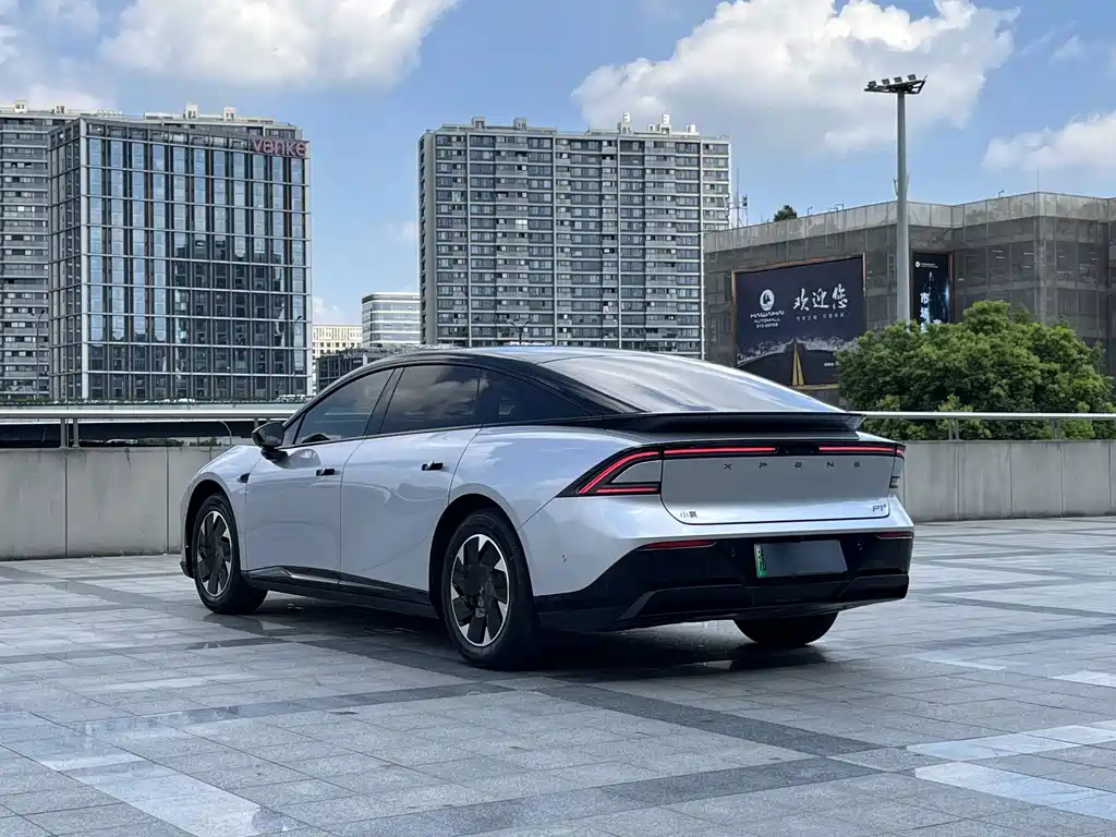 XPeng P7+ — миниатюра 13