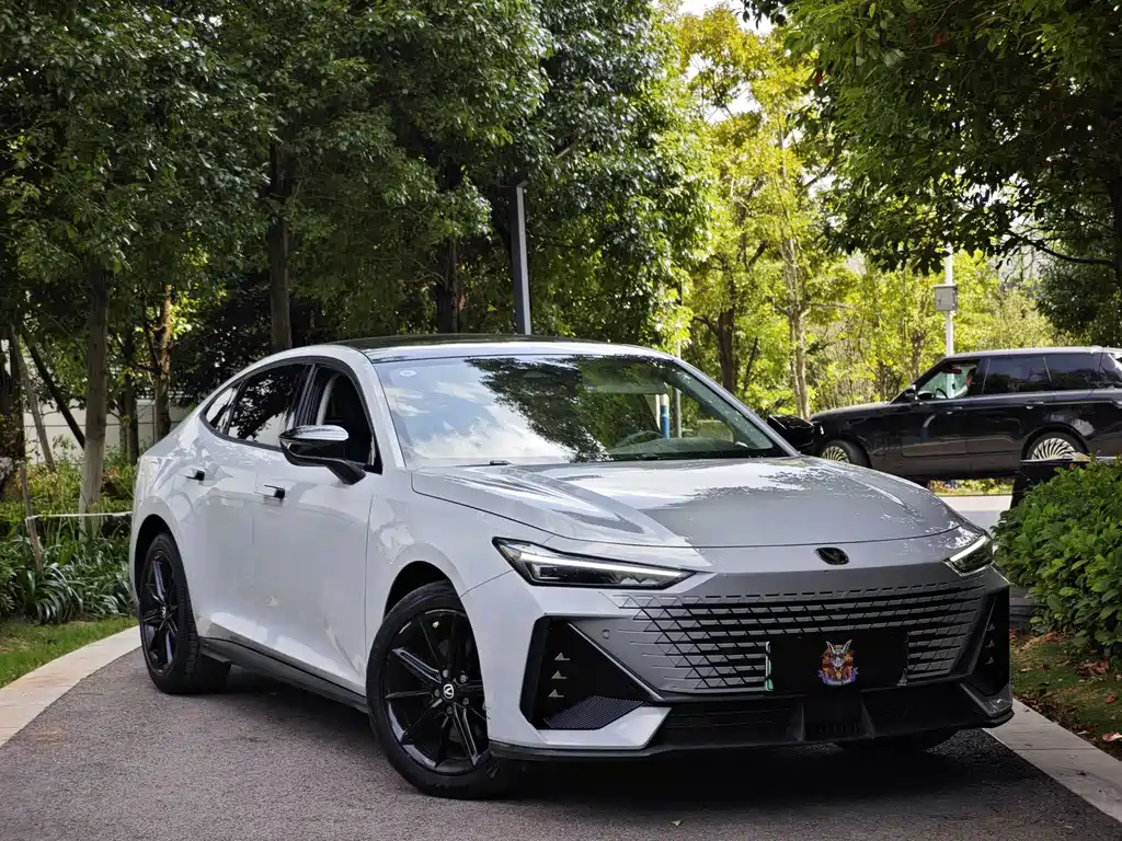 Changan UNI-V iDD — миниатюра 2