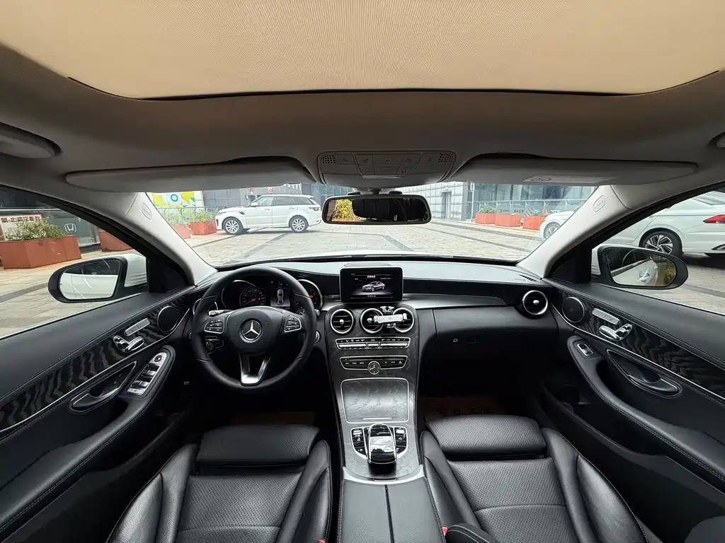 Mercedes-Benz C-Class — миниатюра 5