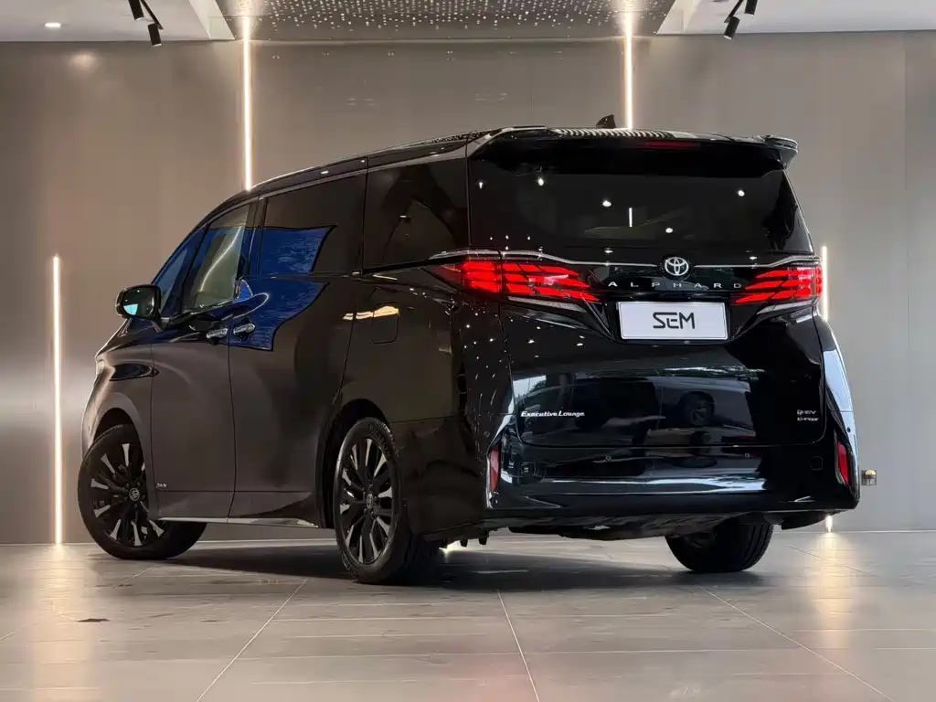 Toyota Alphard — миниатюра 8