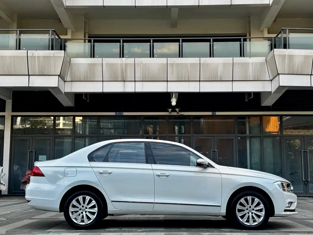 Volkswagen Bora — миниатюра 5