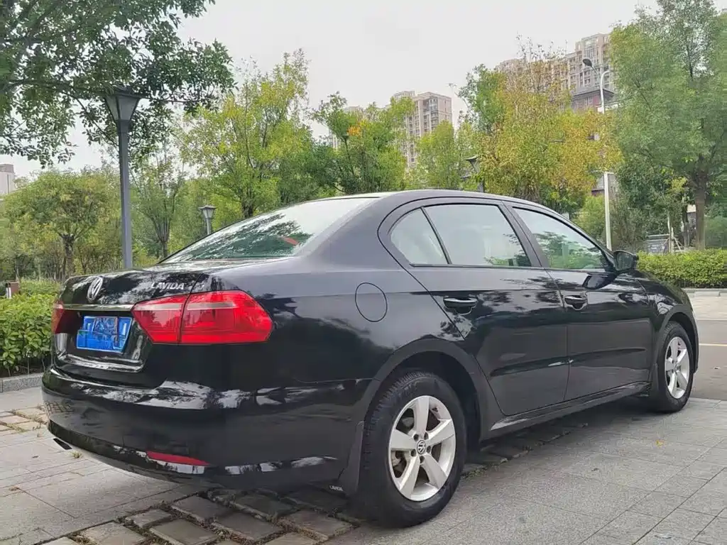Volkswagen Lavida — миниатюра 3