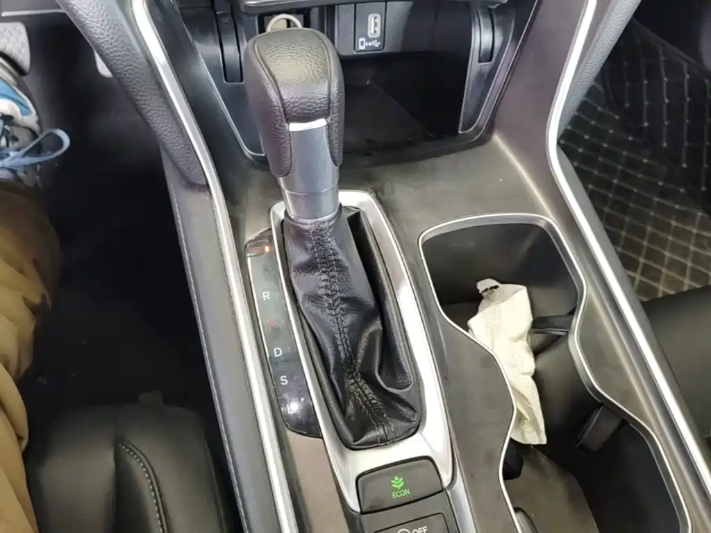 Honda Accord — миниатюра 19