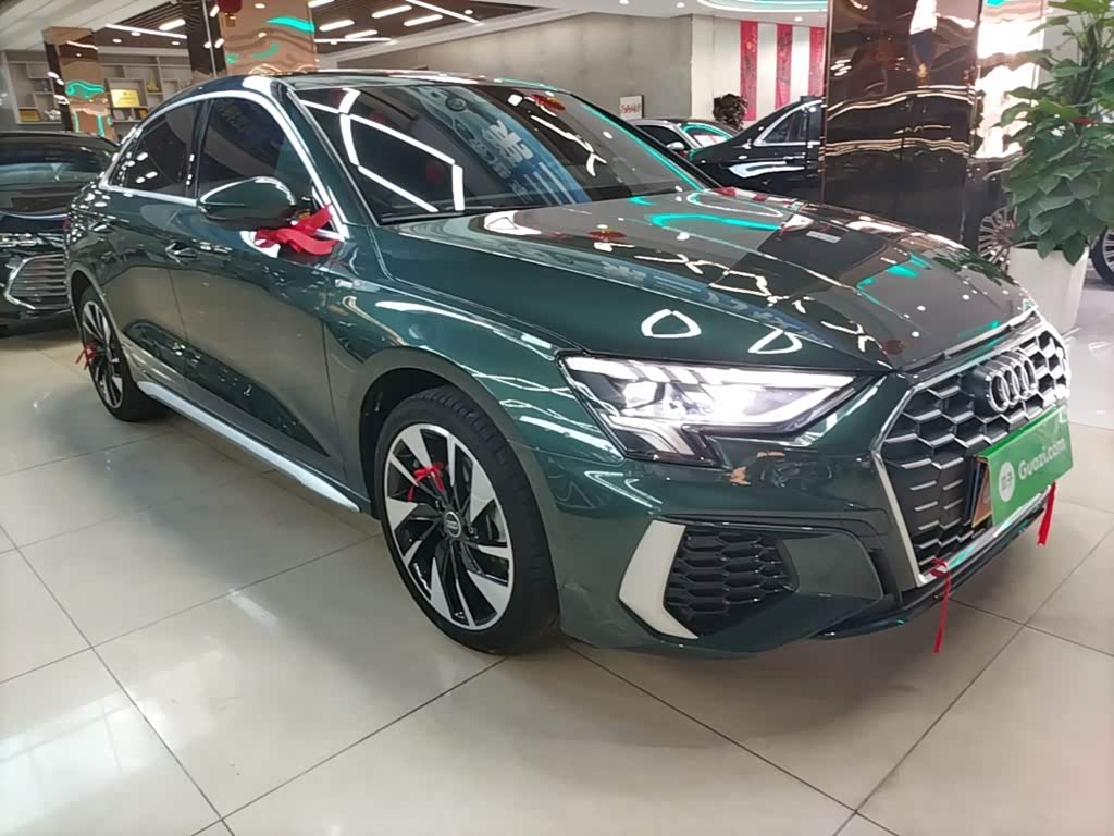 Audi A3 1.4 л 2024 г. Зелёный, пробег 16800 км