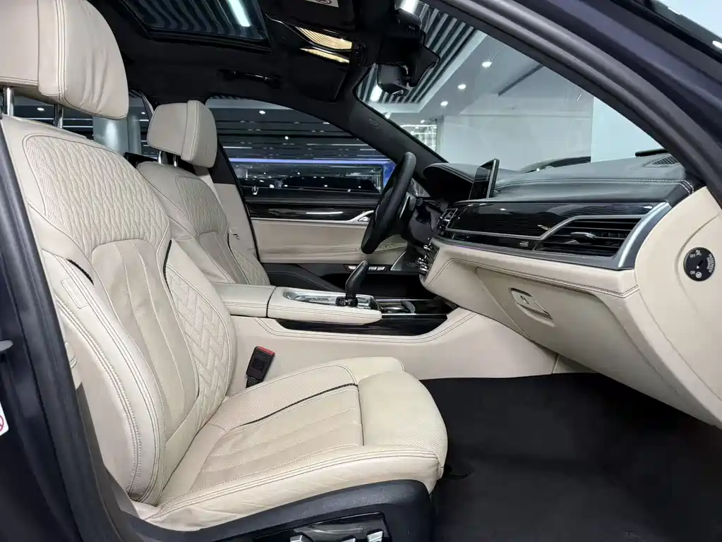 BMW 7 Series 7 2017 M760Li xDrive