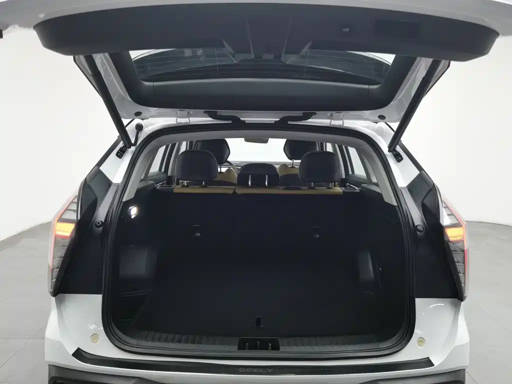 Geely Boyue L — миниатюра 16