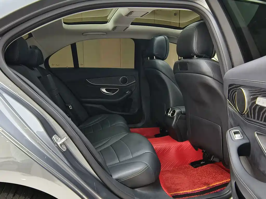 Mercedes-Benz C-Class — миниатюра 12