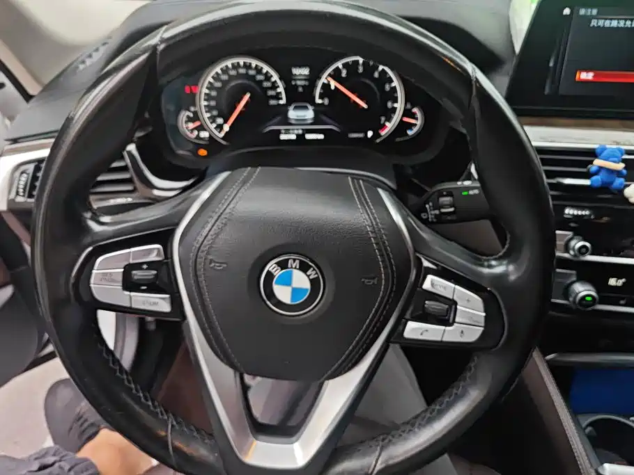 BMW 5 Series — миниатюра 15