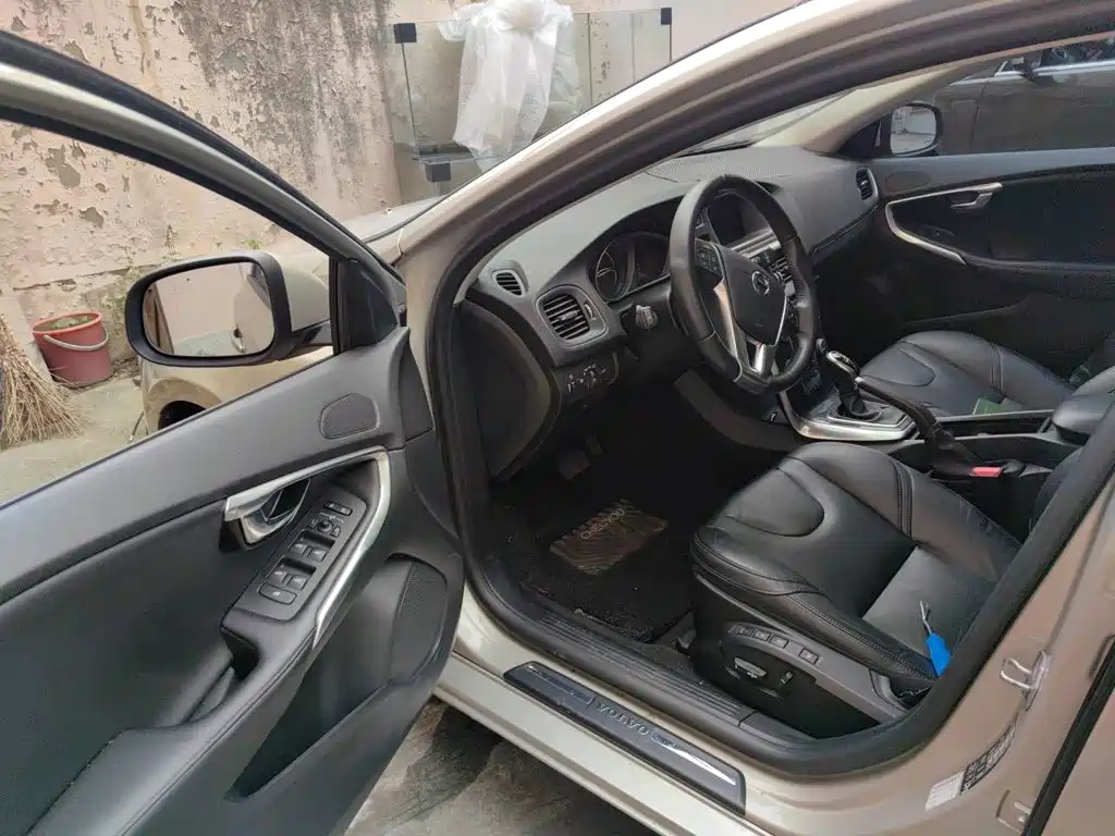 Volvo V40 — миниатюра 14
