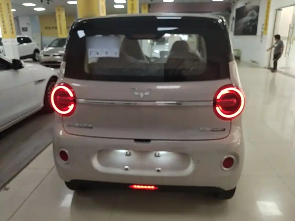 Wuling MINIEV — миниатюра 6