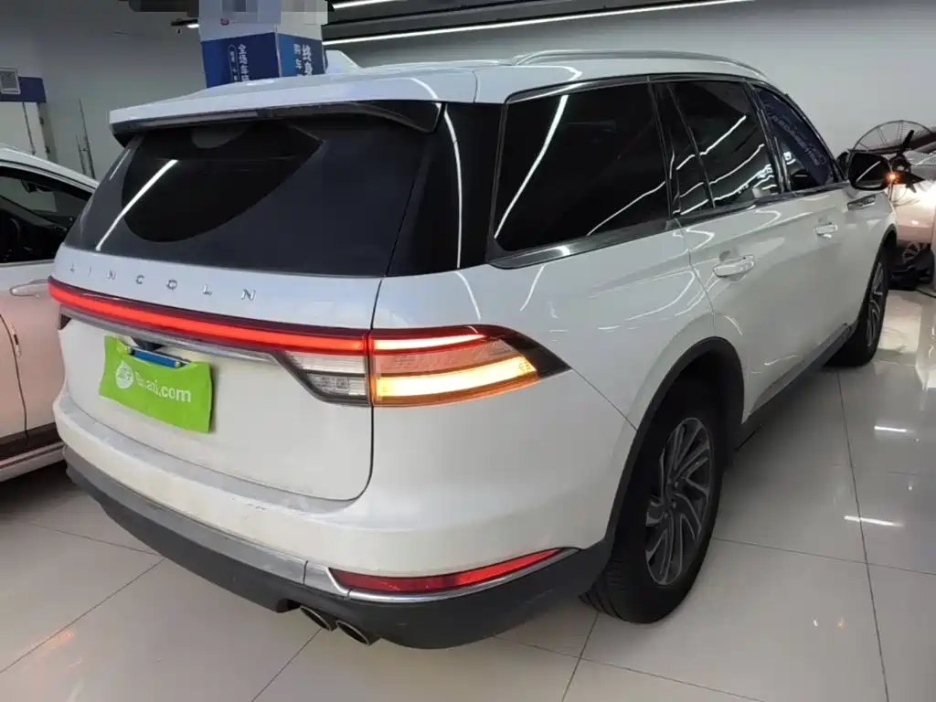 Lincoln Aviator (Import) — миниатюра 7
