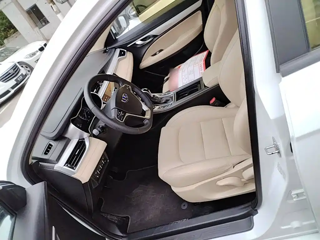Geely Emgrand — миниатюра 15