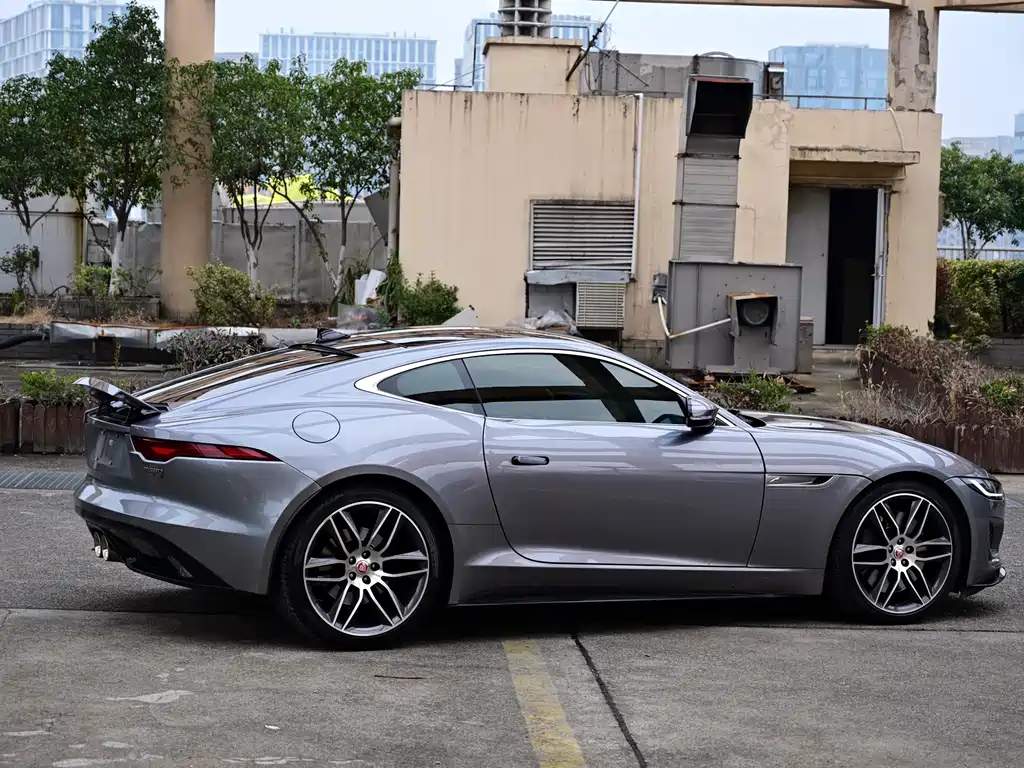 JAGUAR F TYPE