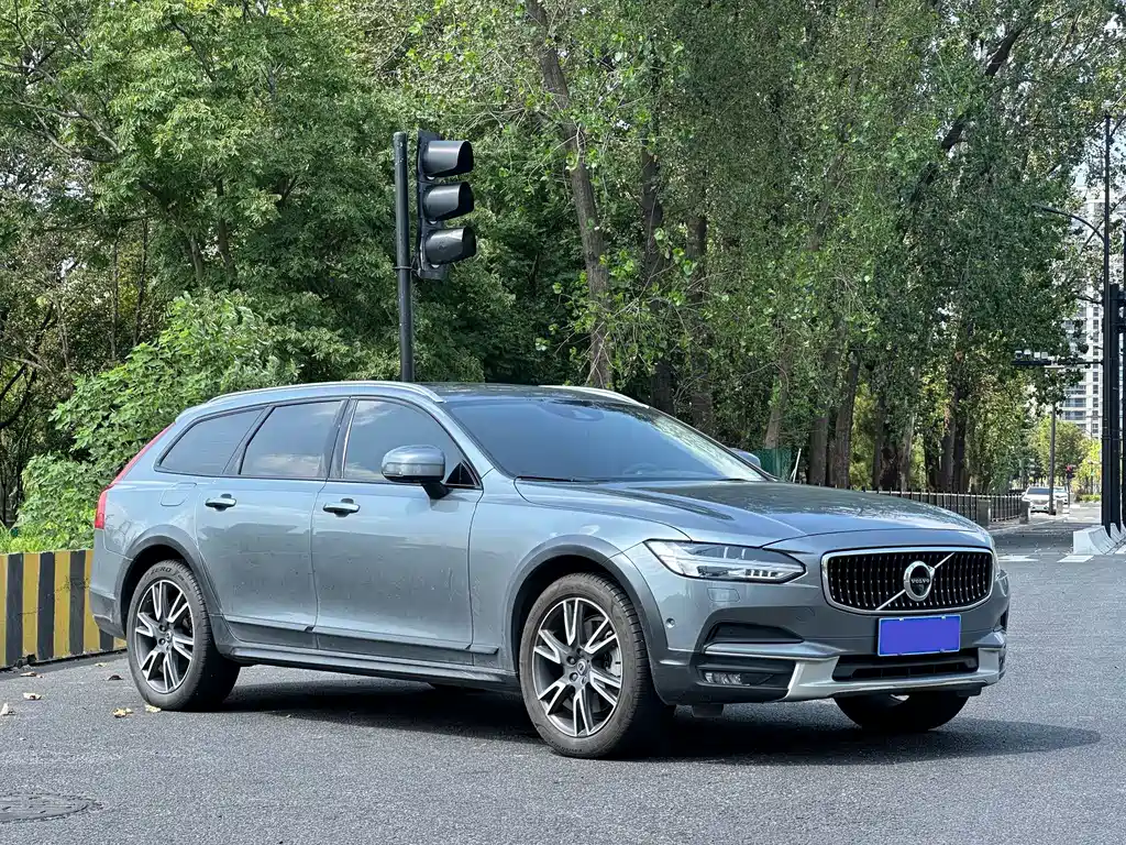 Volvo V90 — миниатюра 3