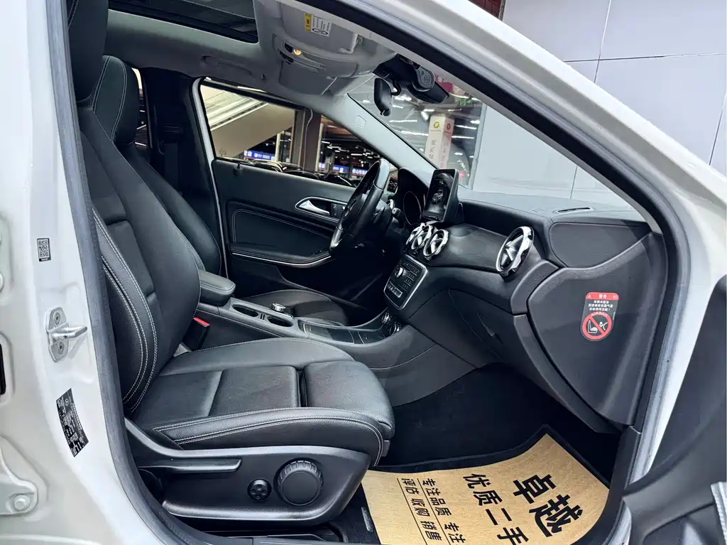 Mercedes-Benz GLA 2017 GLA 200 Fashion