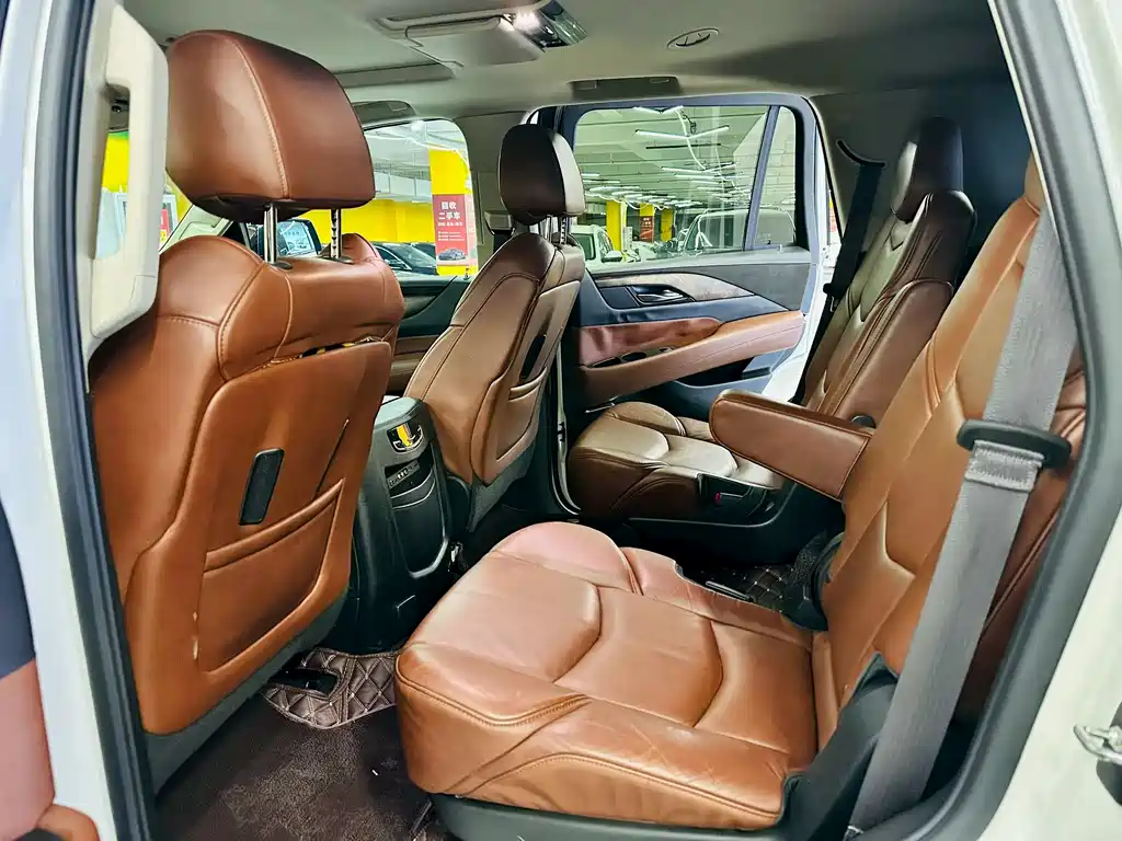 Cadillac Escalade 2016 6.2L AT