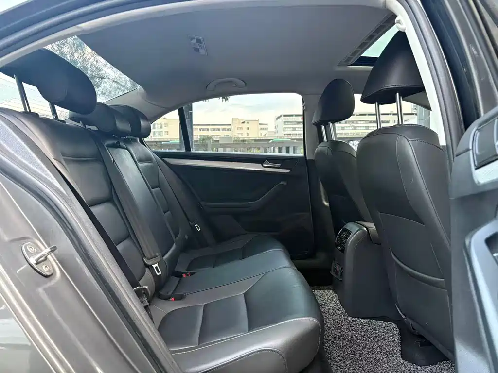 Volkswagen Sagitar — миниатюра 8