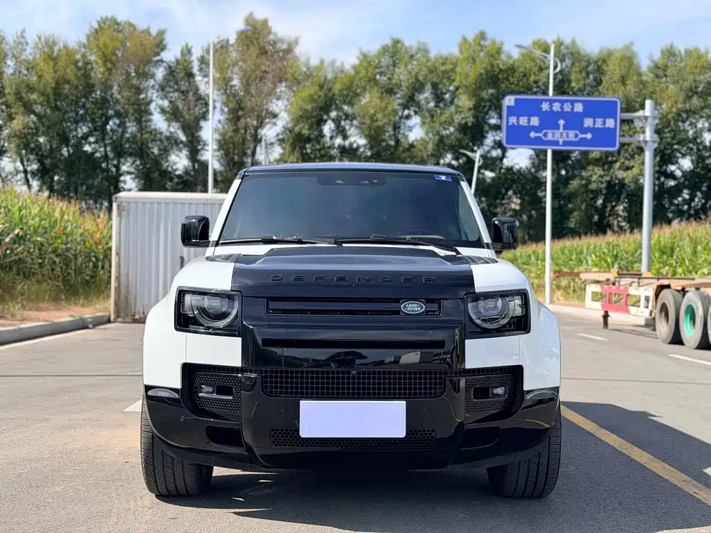 Land Rover Defender — миниатюра 2