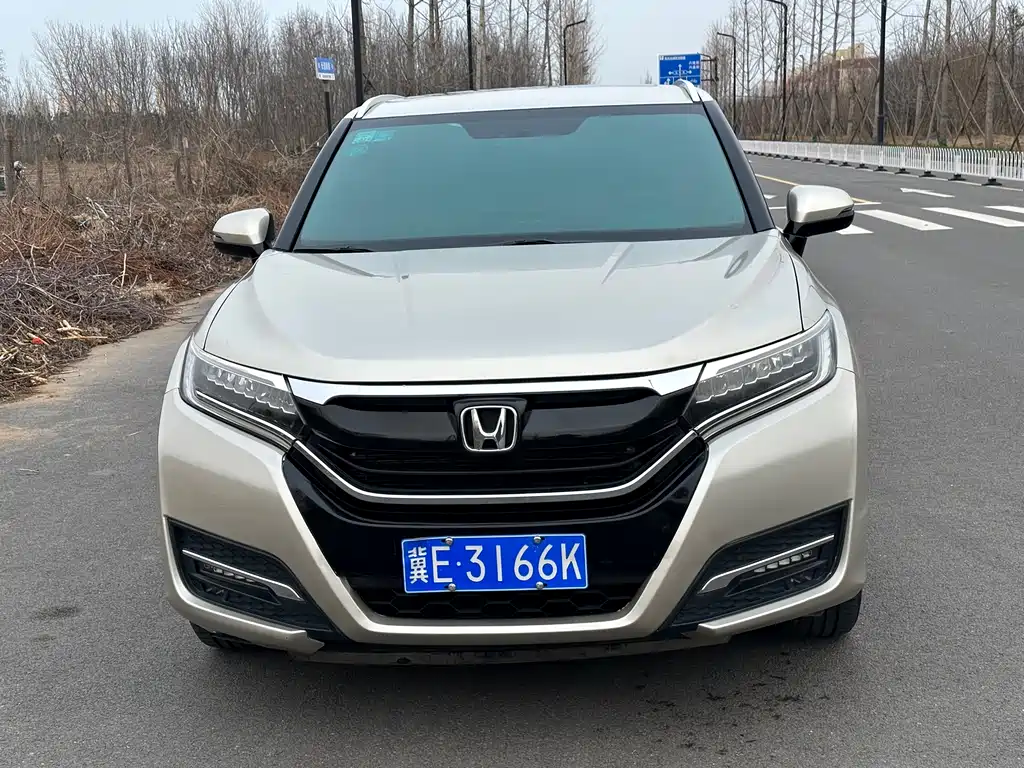 HONDA UR V