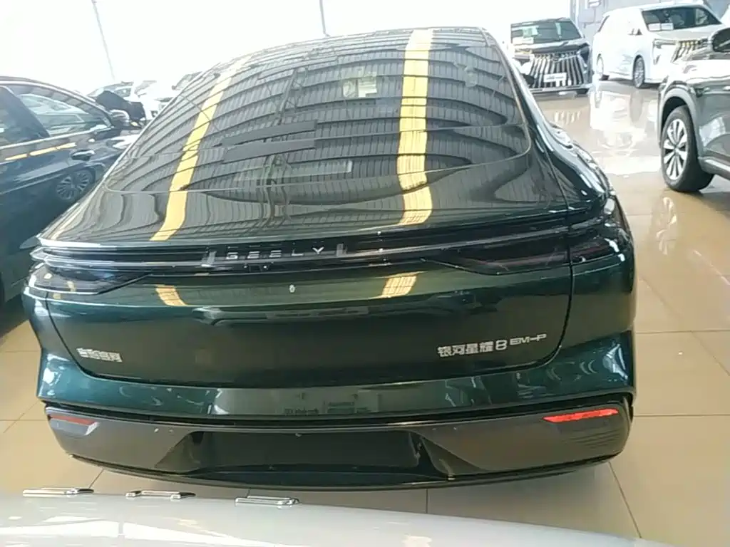 Geely Galaxy Galaxy 8 8 2025 130km EM-P