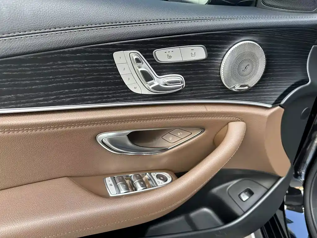 Mercedes-Benz E-Class — миниатюра 25