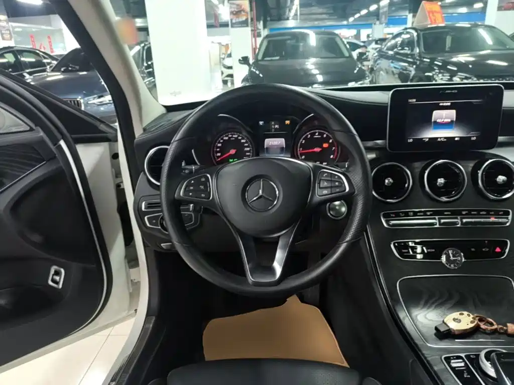 Mercedes-Benz C-Class — миниатюра 11