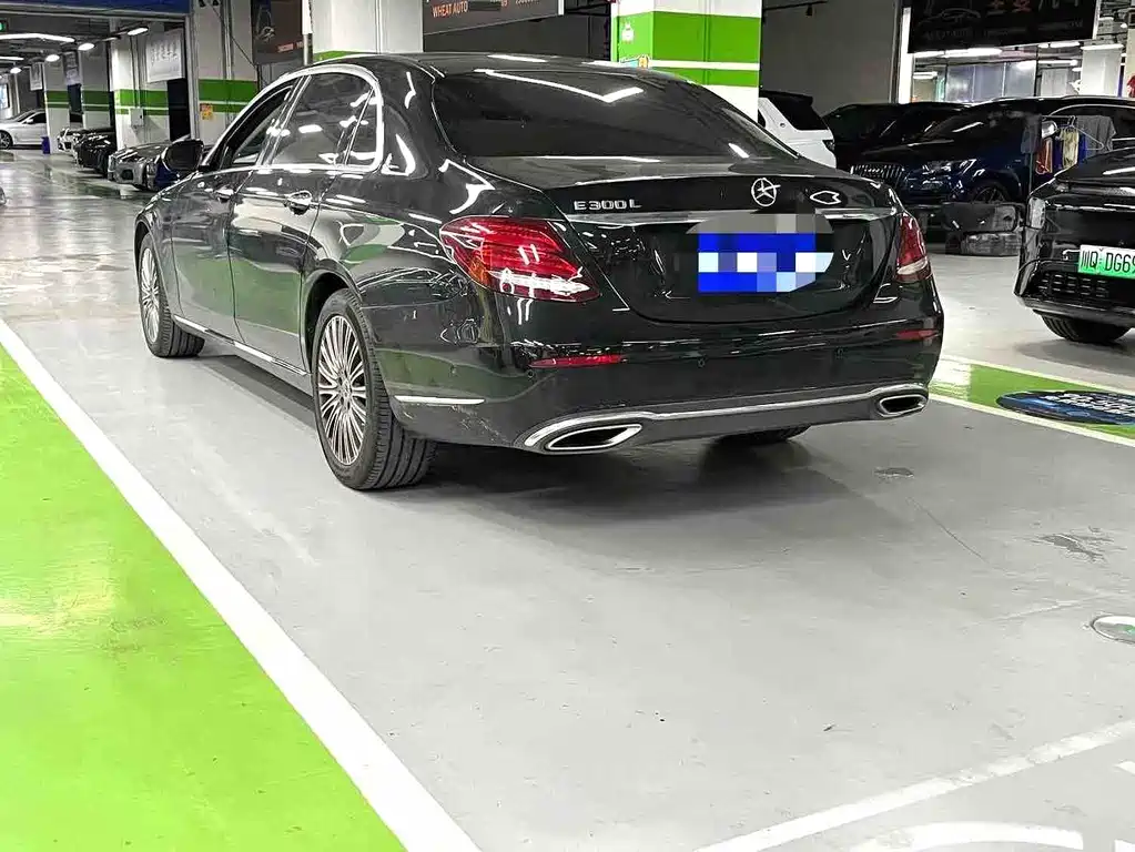 Mercedes-Benz E-Class — миниатюра 8