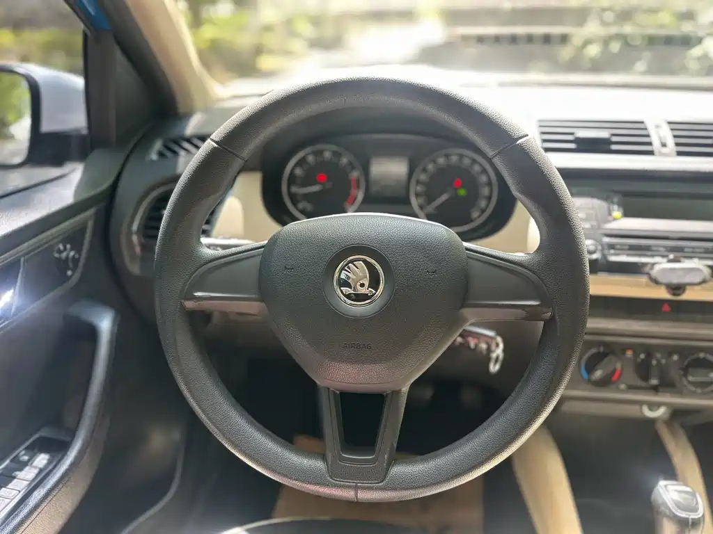 Skoda Fabia — миниатюра 13